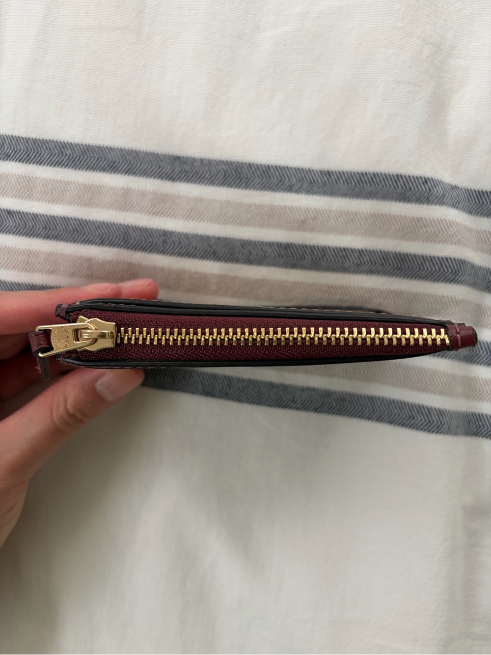 Coach Brown Signature Floral Zip Card Case with Burgundy Trim - Picture 5 of 7